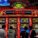 轮盘游戏中的赌注选择与策略分析：赢得游戏的秘密-百家乐打法-百家乐规则-百家乐论坛